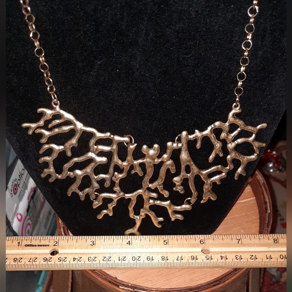 Goldtone branch statement bib necklace adjustable length - Picture 5 of 6